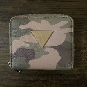 Guess Wallet